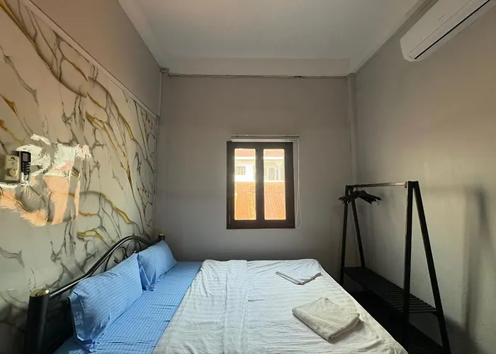Batman Guesthouse Vientiane